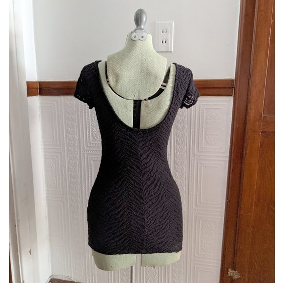 Shareen open back black zebra mesh bodycon dress - Picture 6 of 13